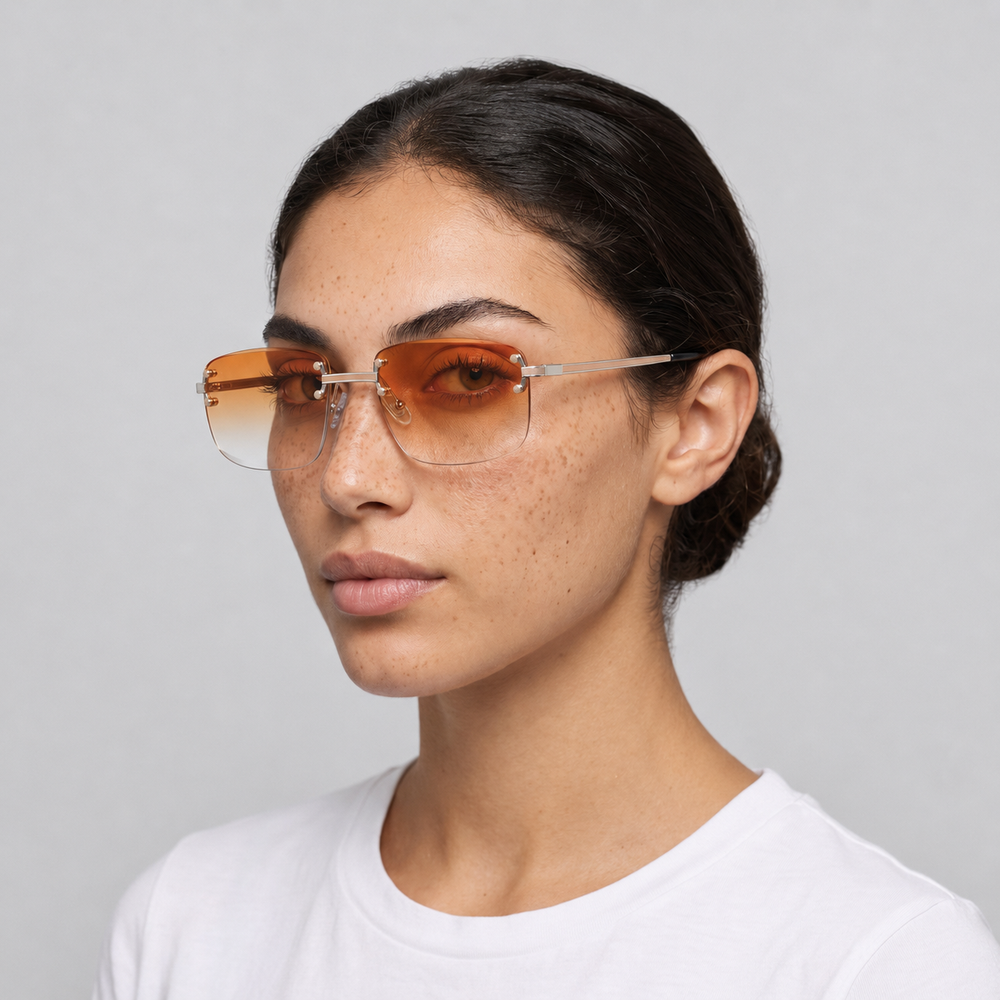Femme portant les lunettes de soleil Grow Paris DUBAI - ORANGE